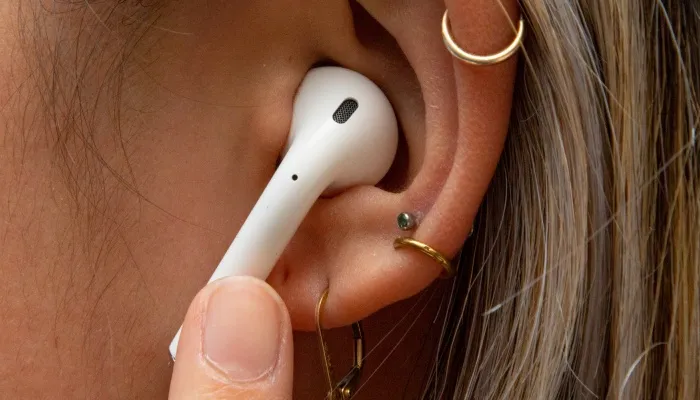 Can Ear Piercings Get Infected If You Wear Headphones